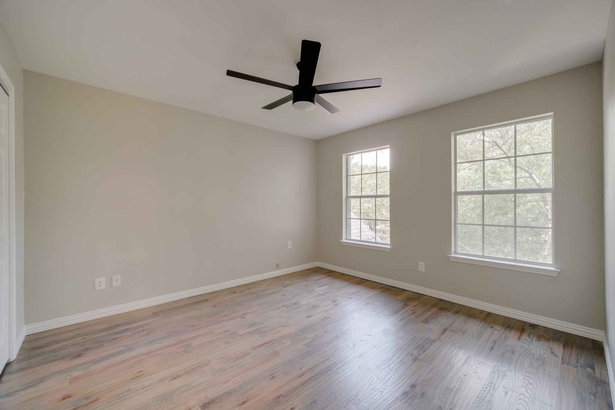 1093 W Winding Creek Drive