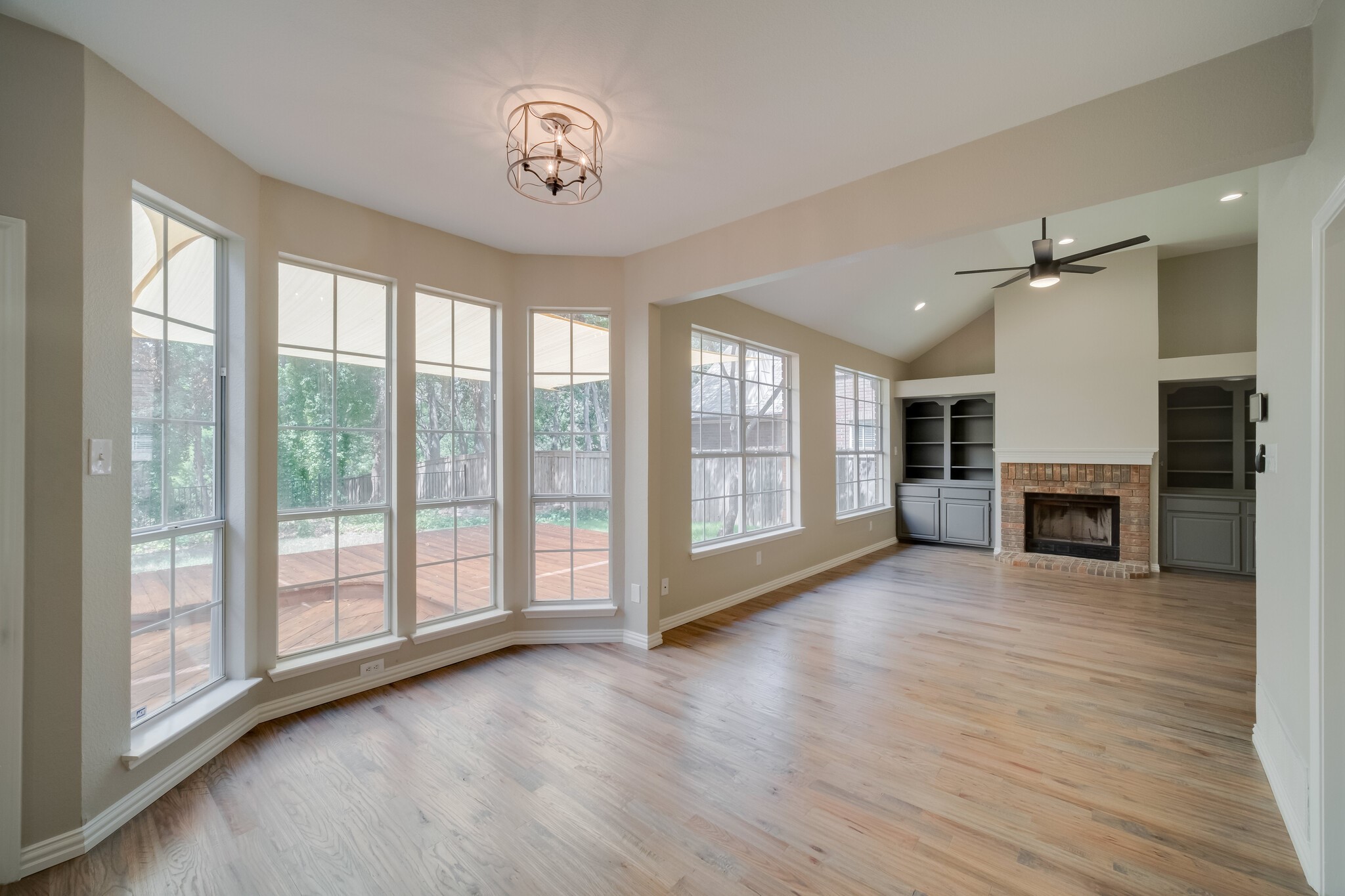 1093 W Winding Creek Drive