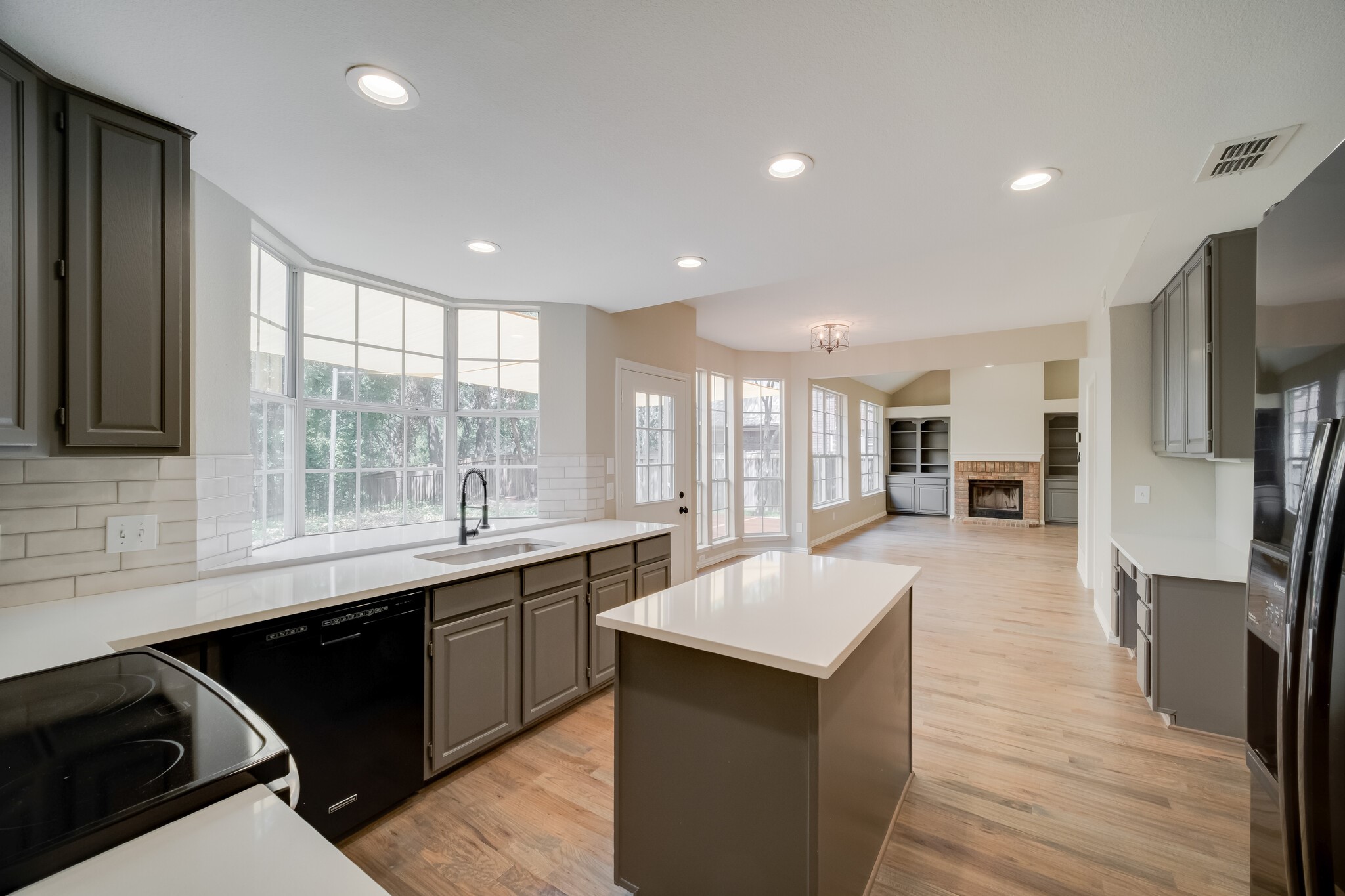 1093 W Winding Creek Drive