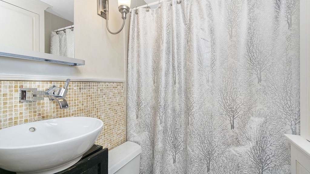 447 Marlborough # 3