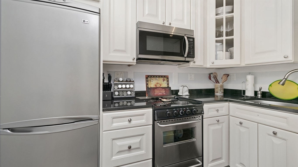 447 Marlborough # 3