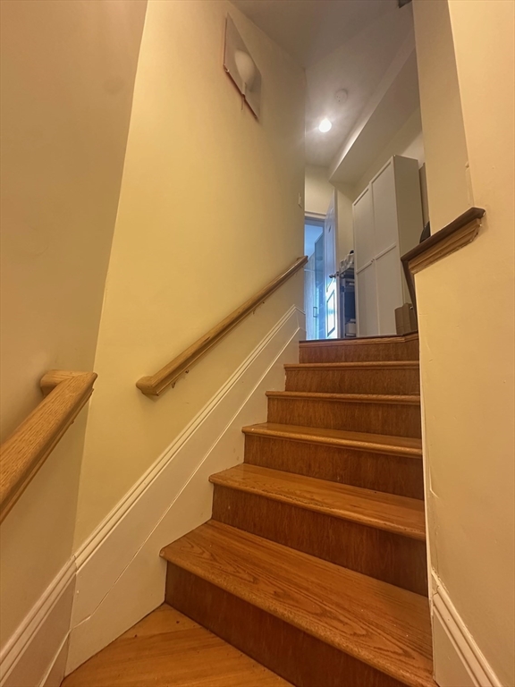 34 Saint Stephen St # 1