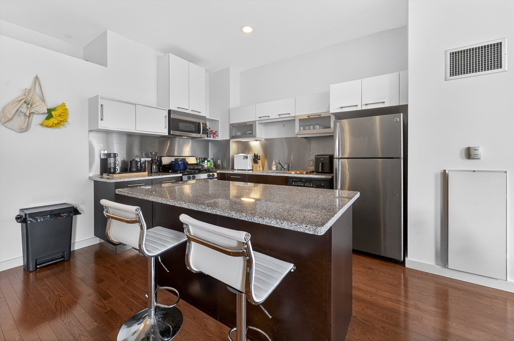 88 Kingston Street # 6C