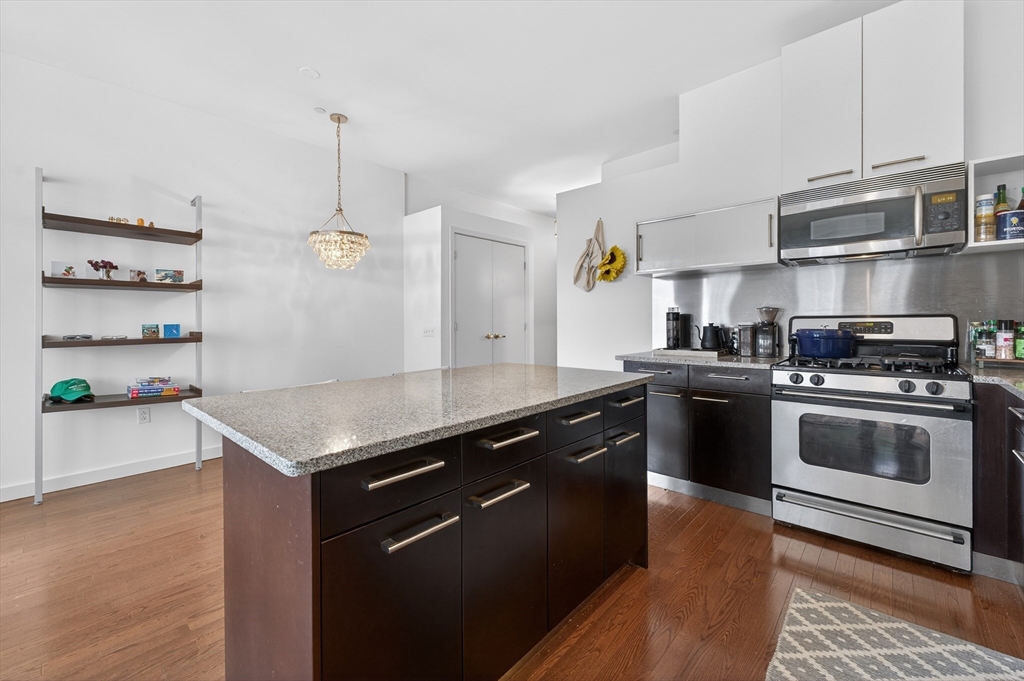 88 Kingston Street # 6C