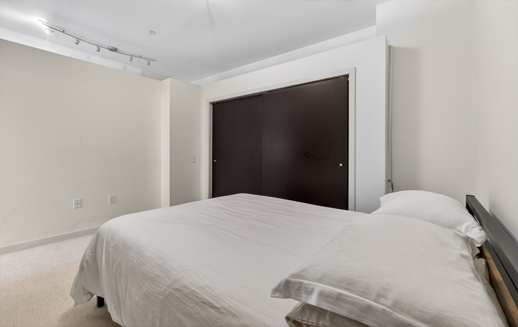 88 Kingston Street # 6C