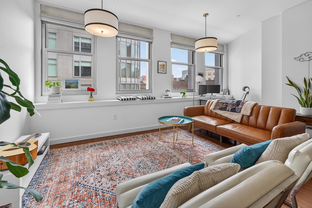 88 Kingston Street # 6C