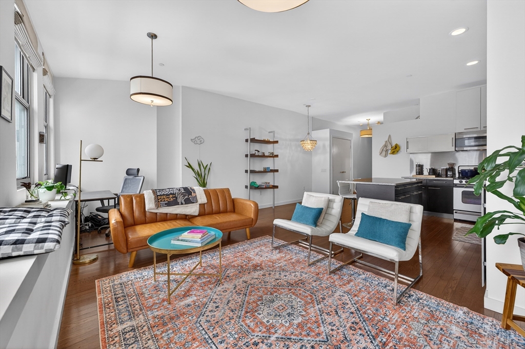 88 Kingston Street # 6C