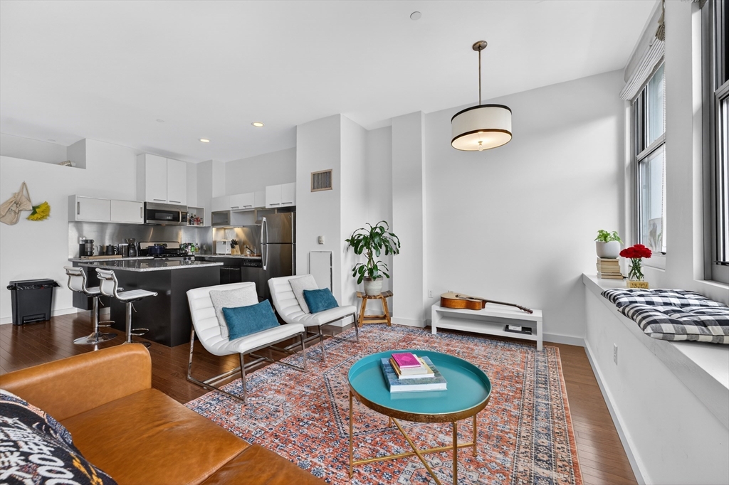 88 Kingston Street # 6C