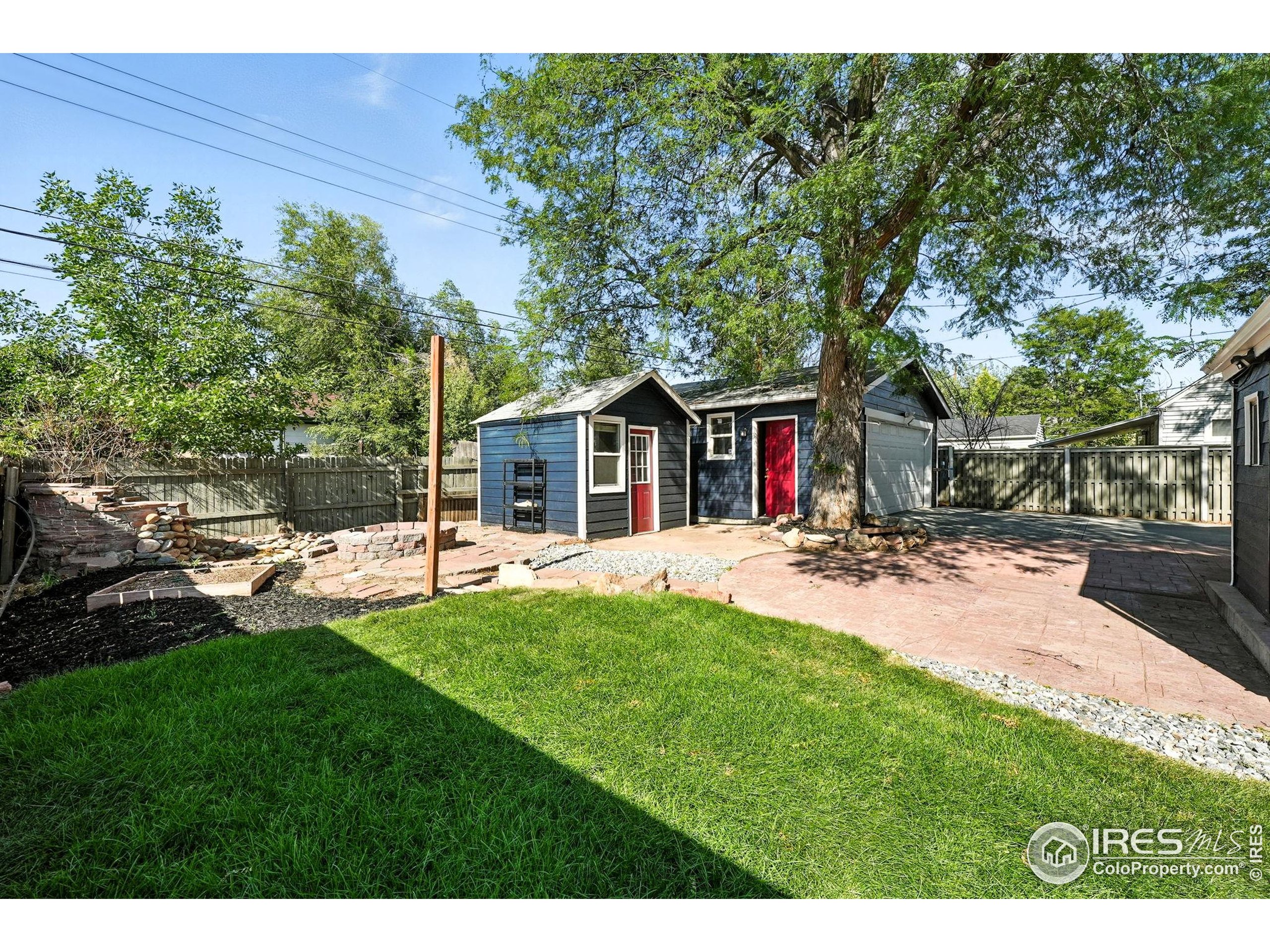 10595 E Lowry Pl