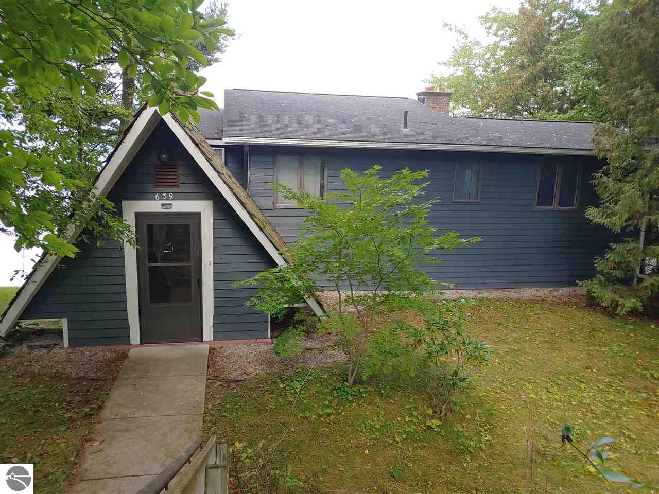 639 N South Long Lake Road