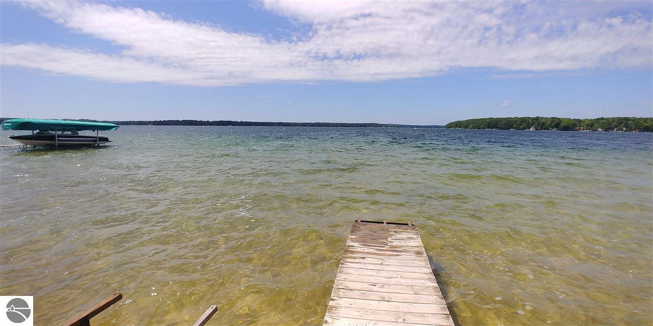 639 N South Long Lake Road