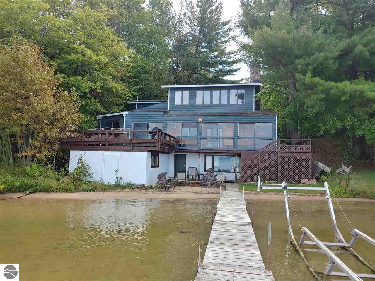 639 N South Long Lake Road