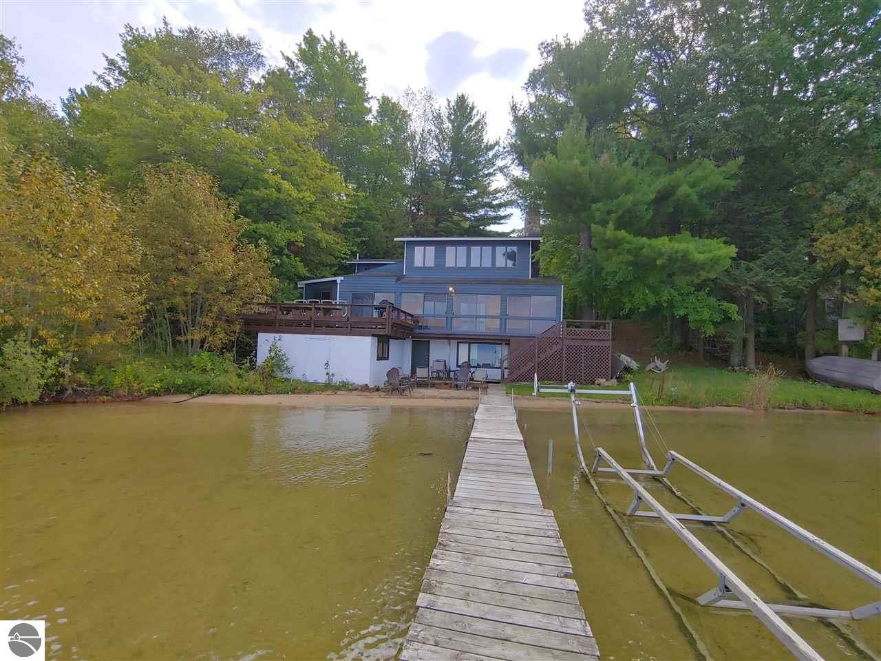 639 N South Long Lake Road