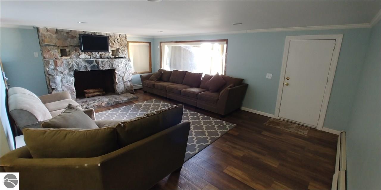 639 N South Long Lake Road