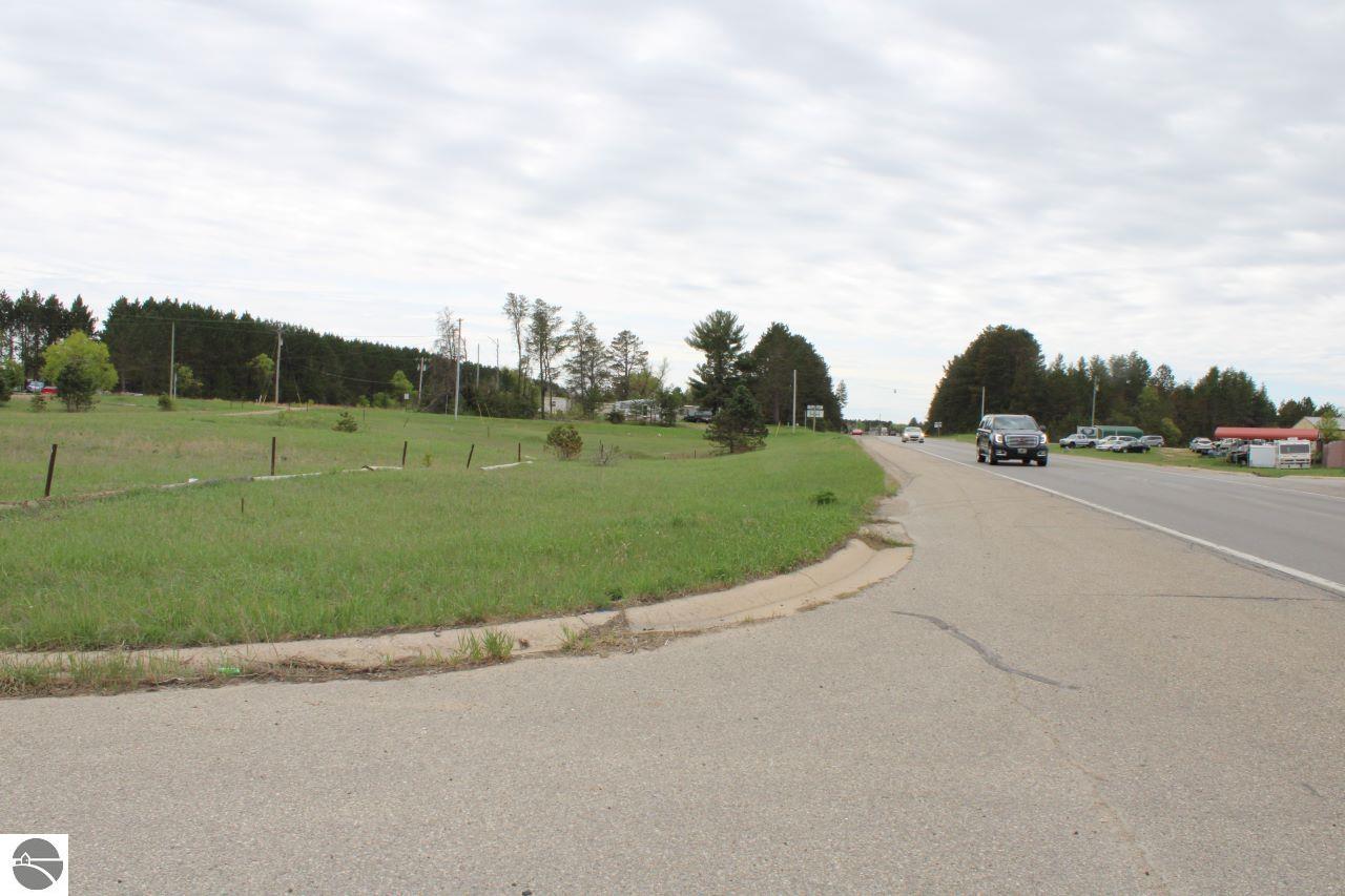 10783 S US-131