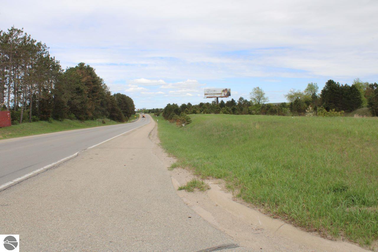 10783 S US-131