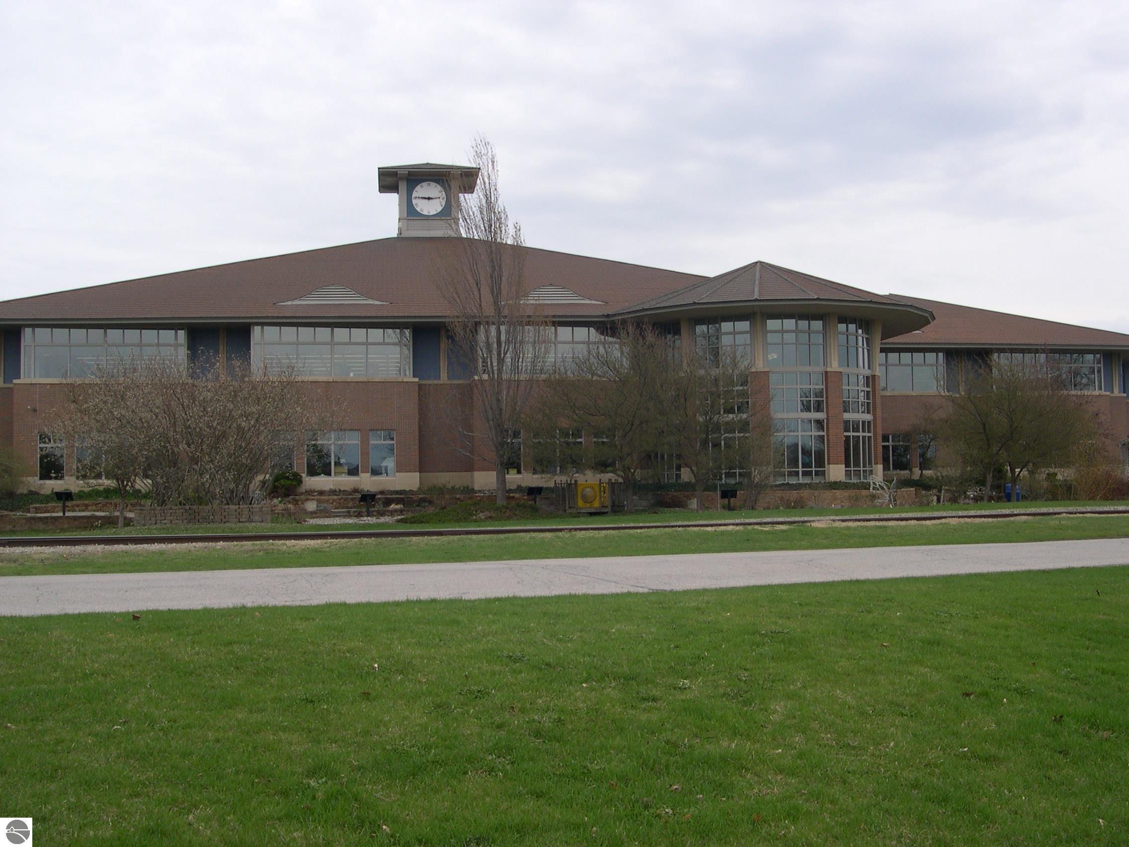 1629 Edgewater Ridge