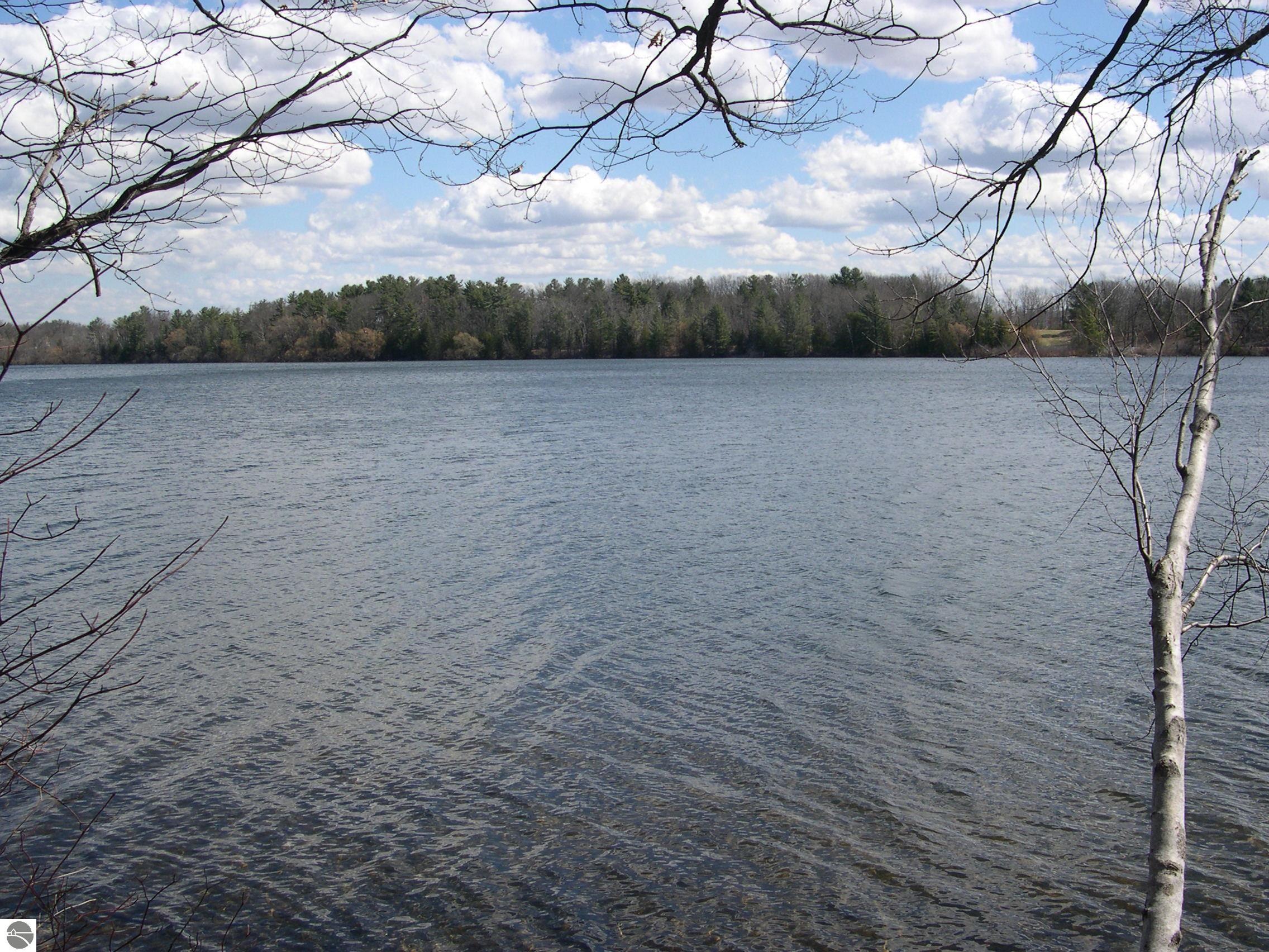 1637 Edgewater Ridge