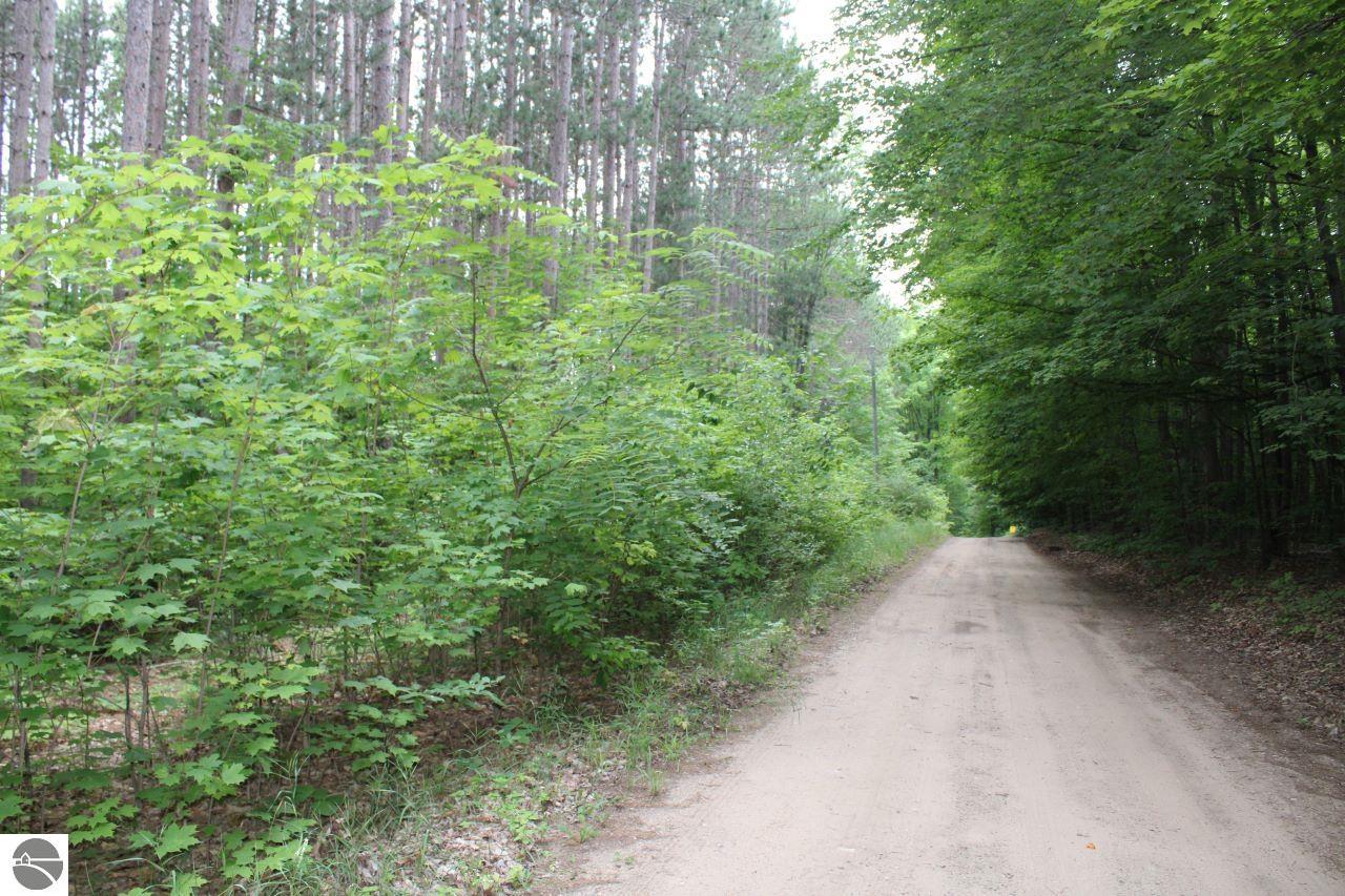 004 NE Apple Creek Road