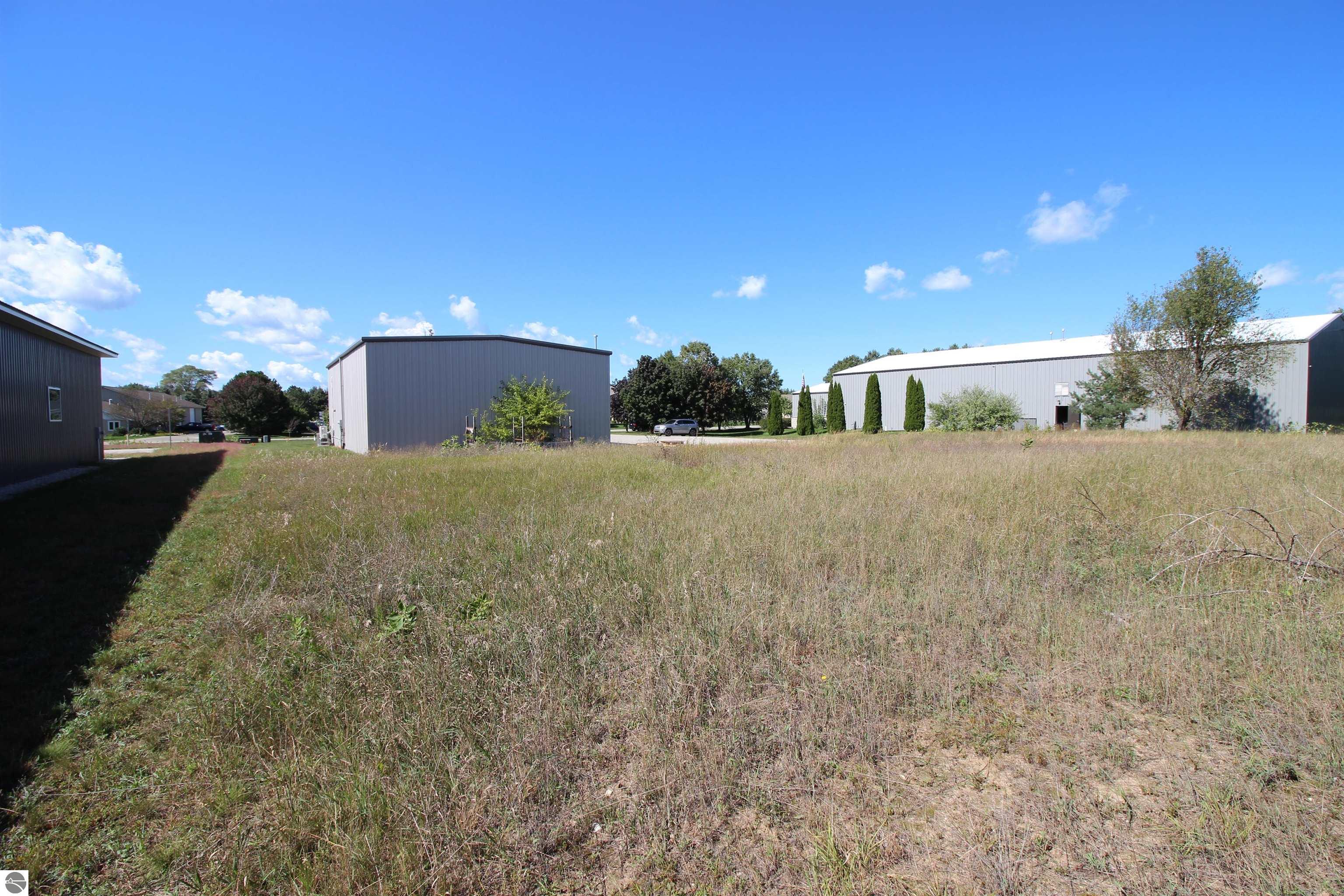 6186 S Railway Commons