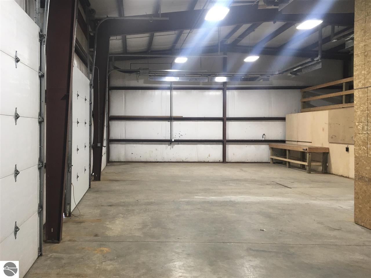 6186 S Railway Commons