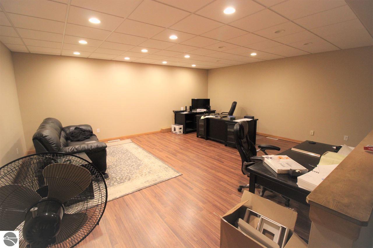 6186 S Railway Commons