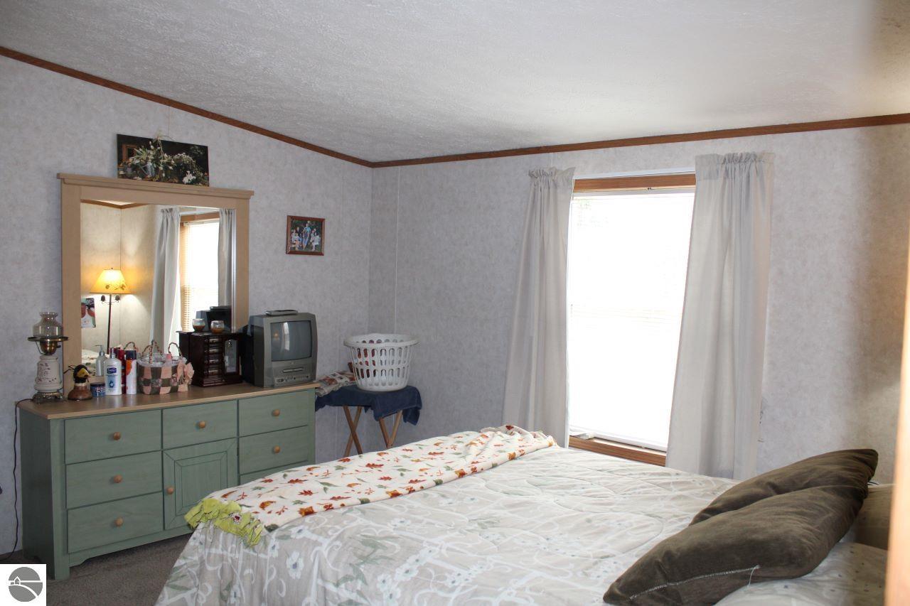 8162 NE Joes Road