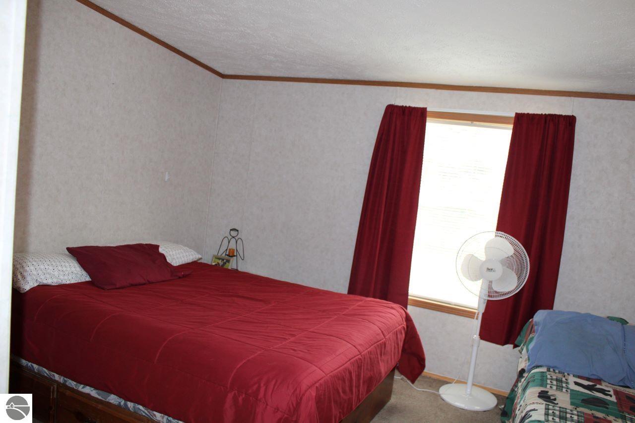 8162 NE Joes Road