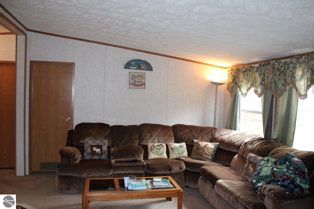 8162 NE Joes Road