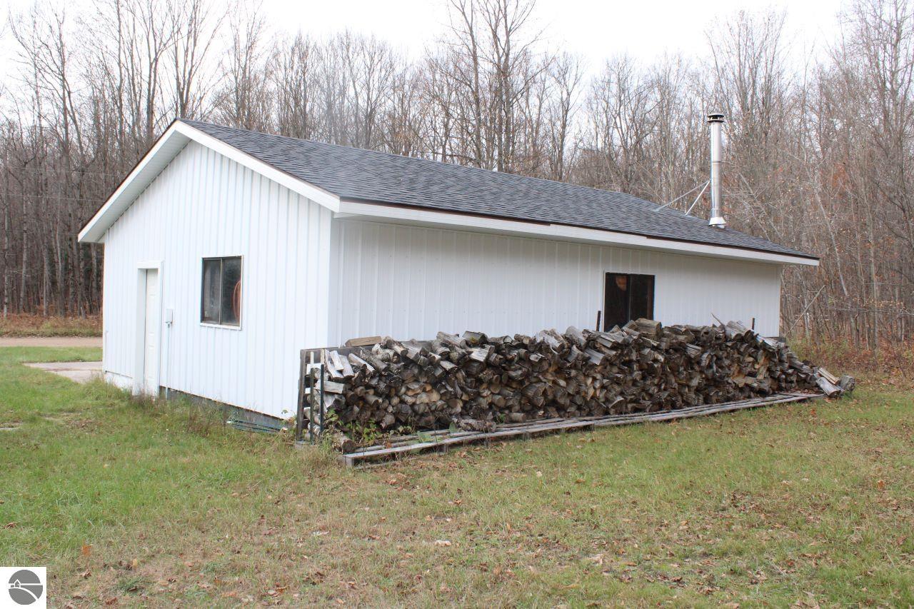 8162 NE Joes Road