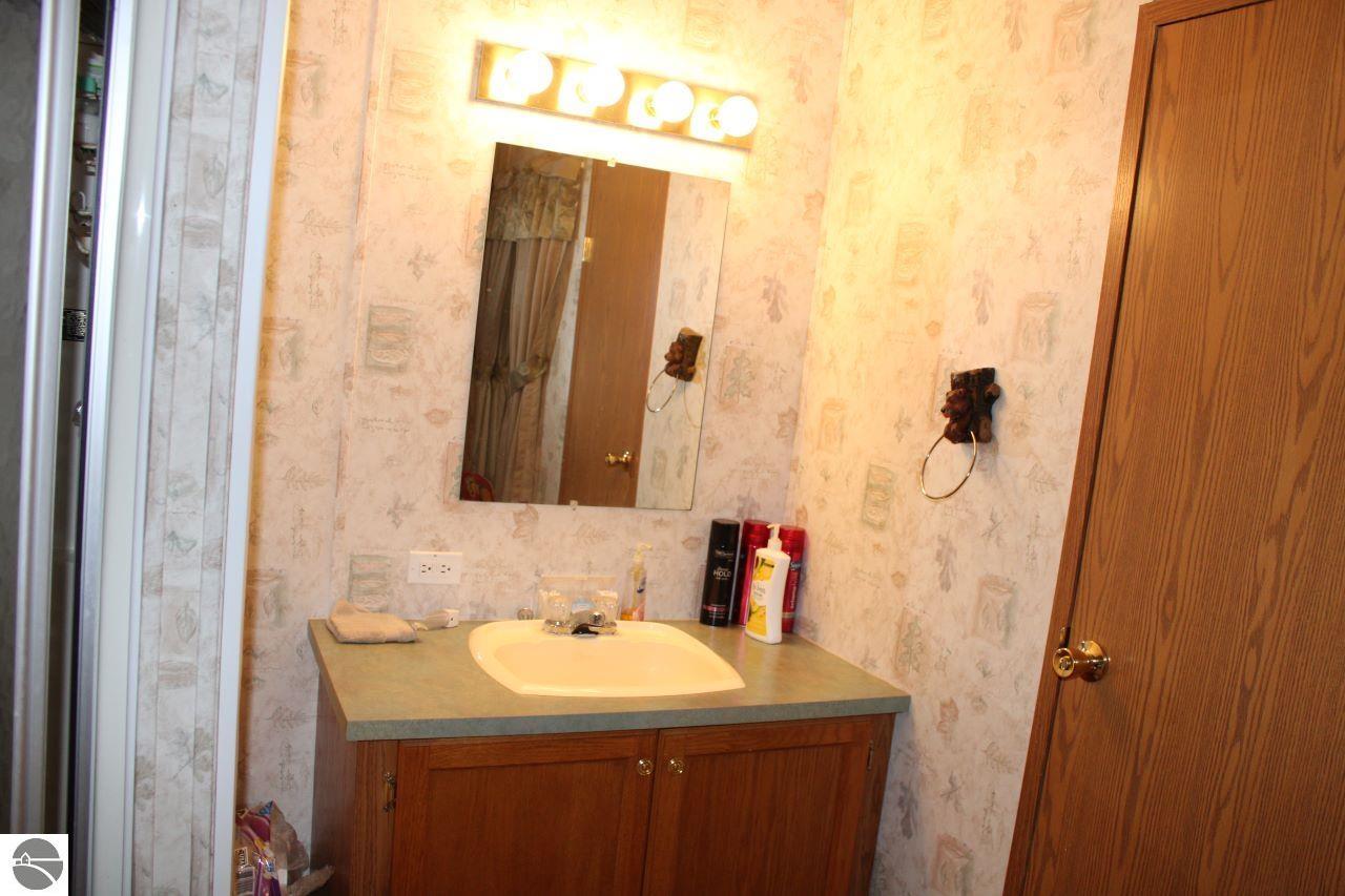 8162 NE Joes Road