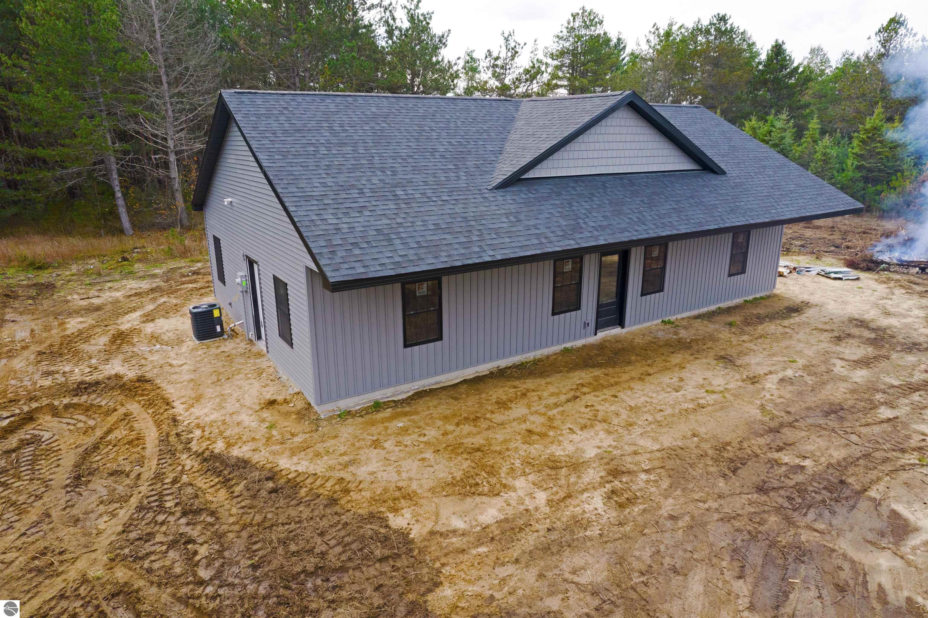 3432 Tyler Road SE