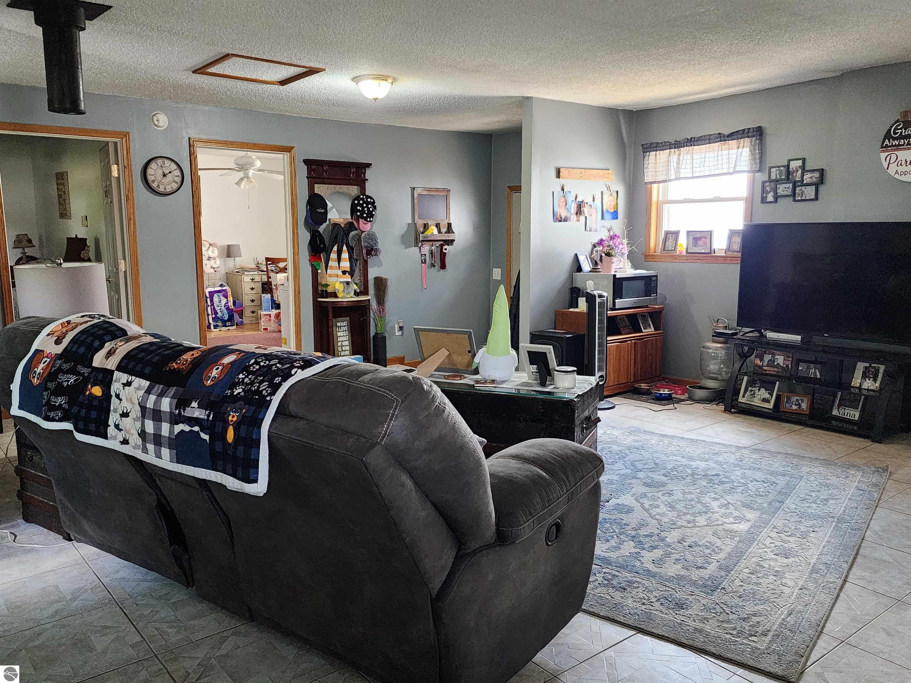 375 SE Golden Road