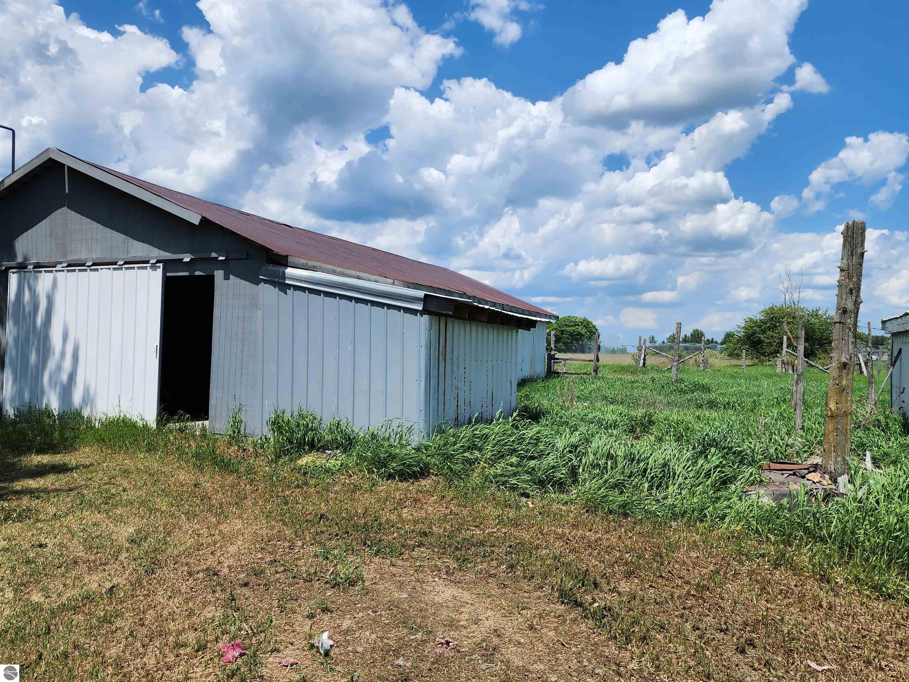 375 SE Golden Road