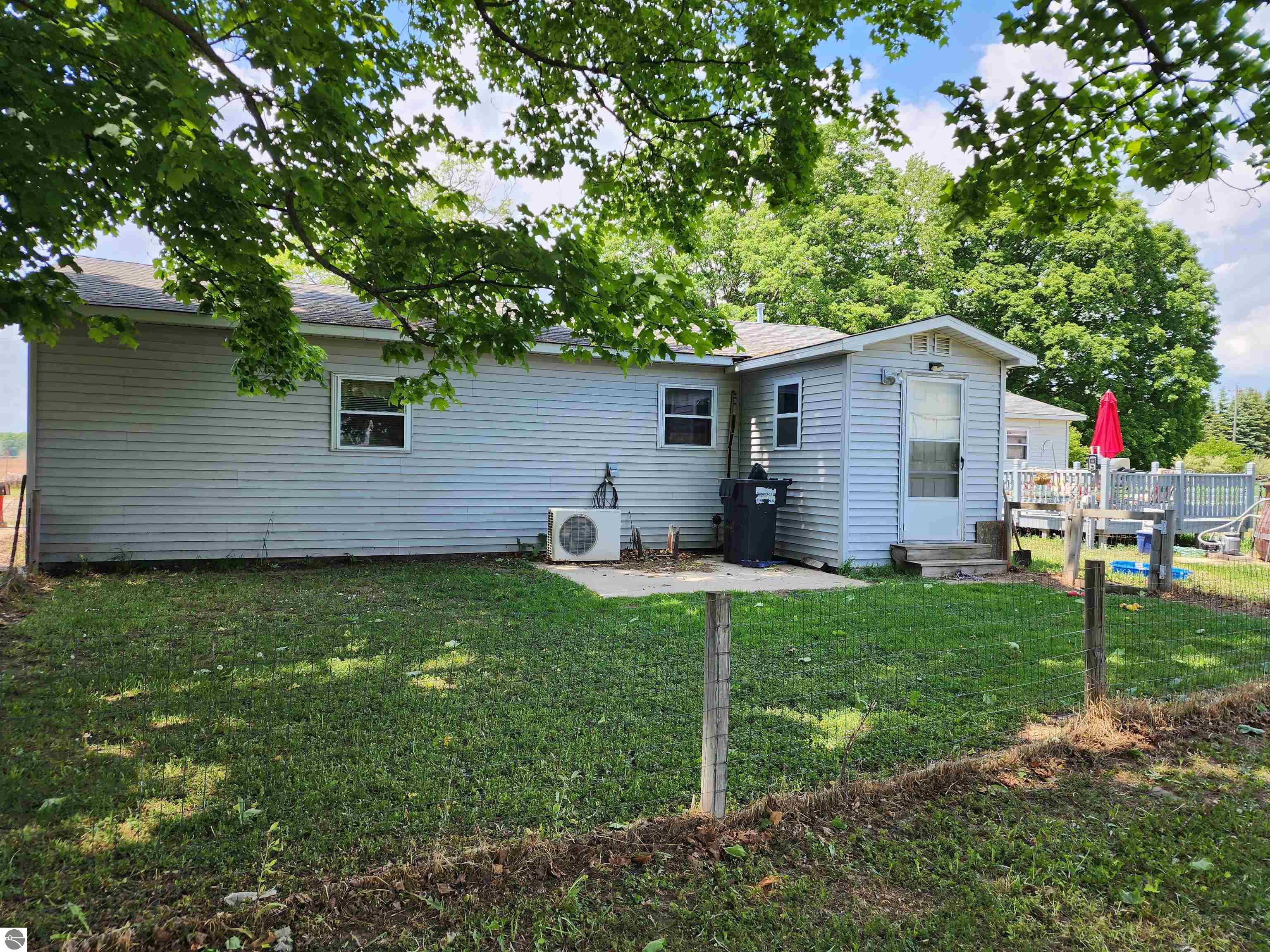 375 SE Golden Road