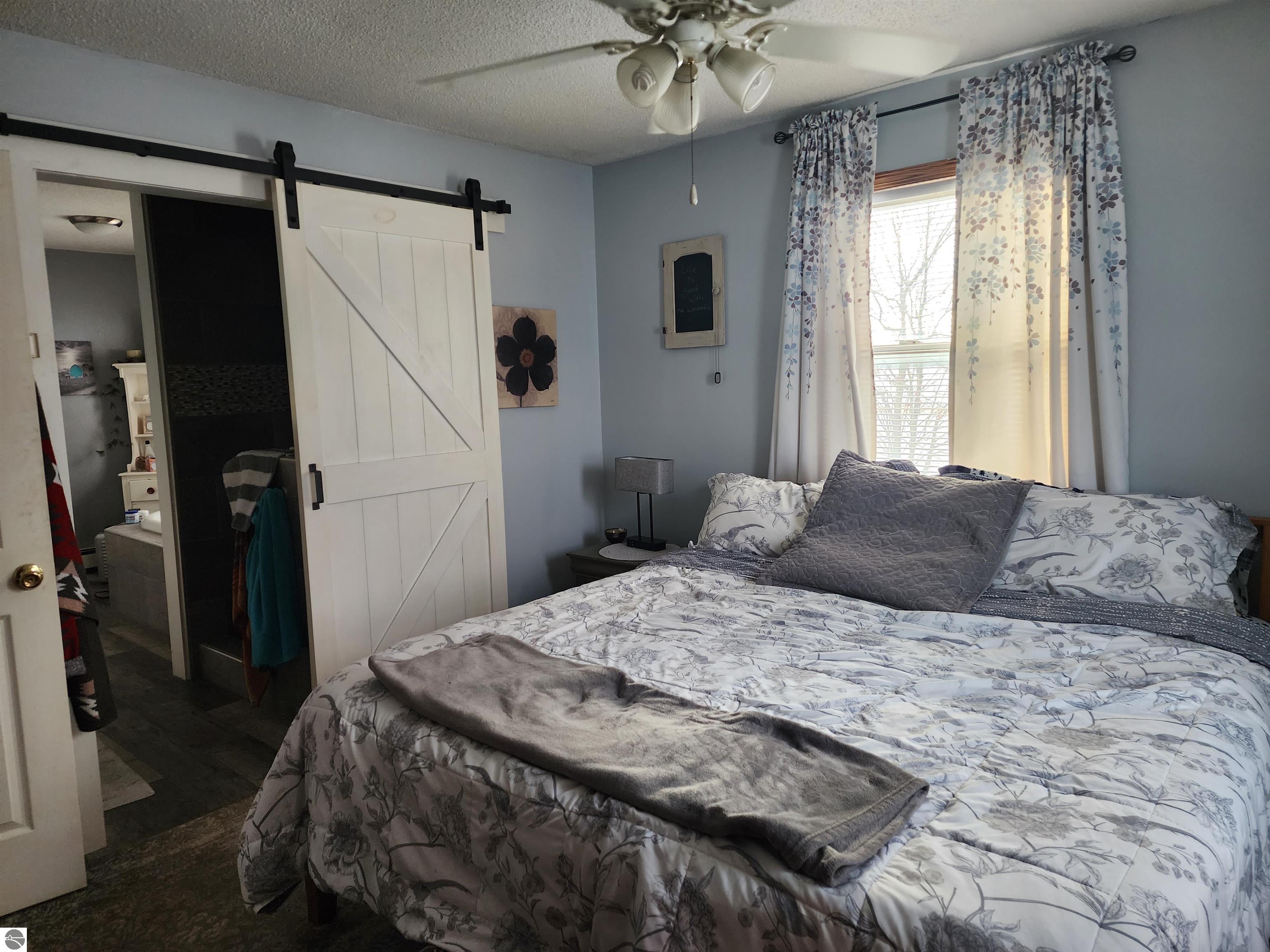 375 SE Golden Road