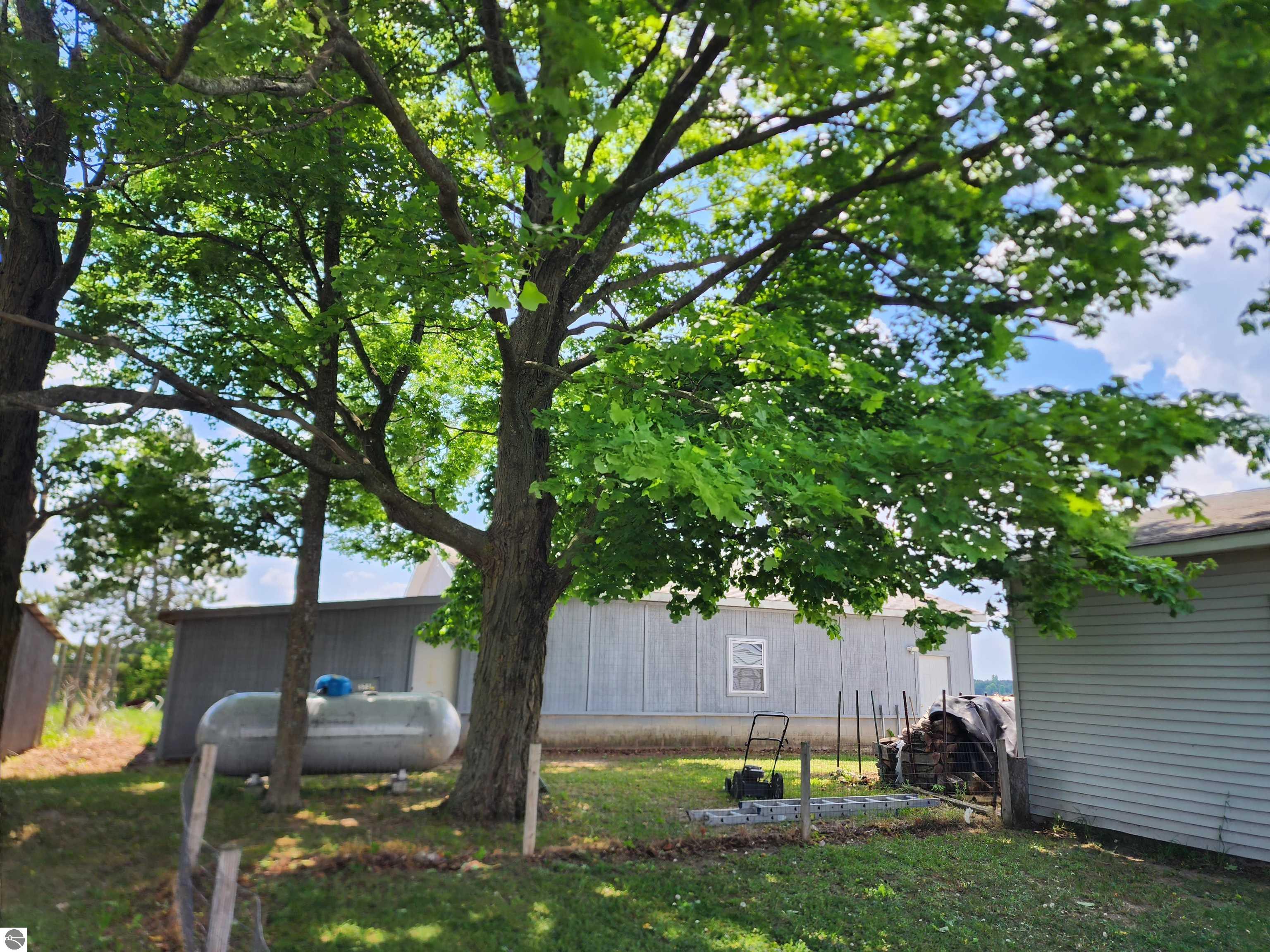 375 SE Golden Road