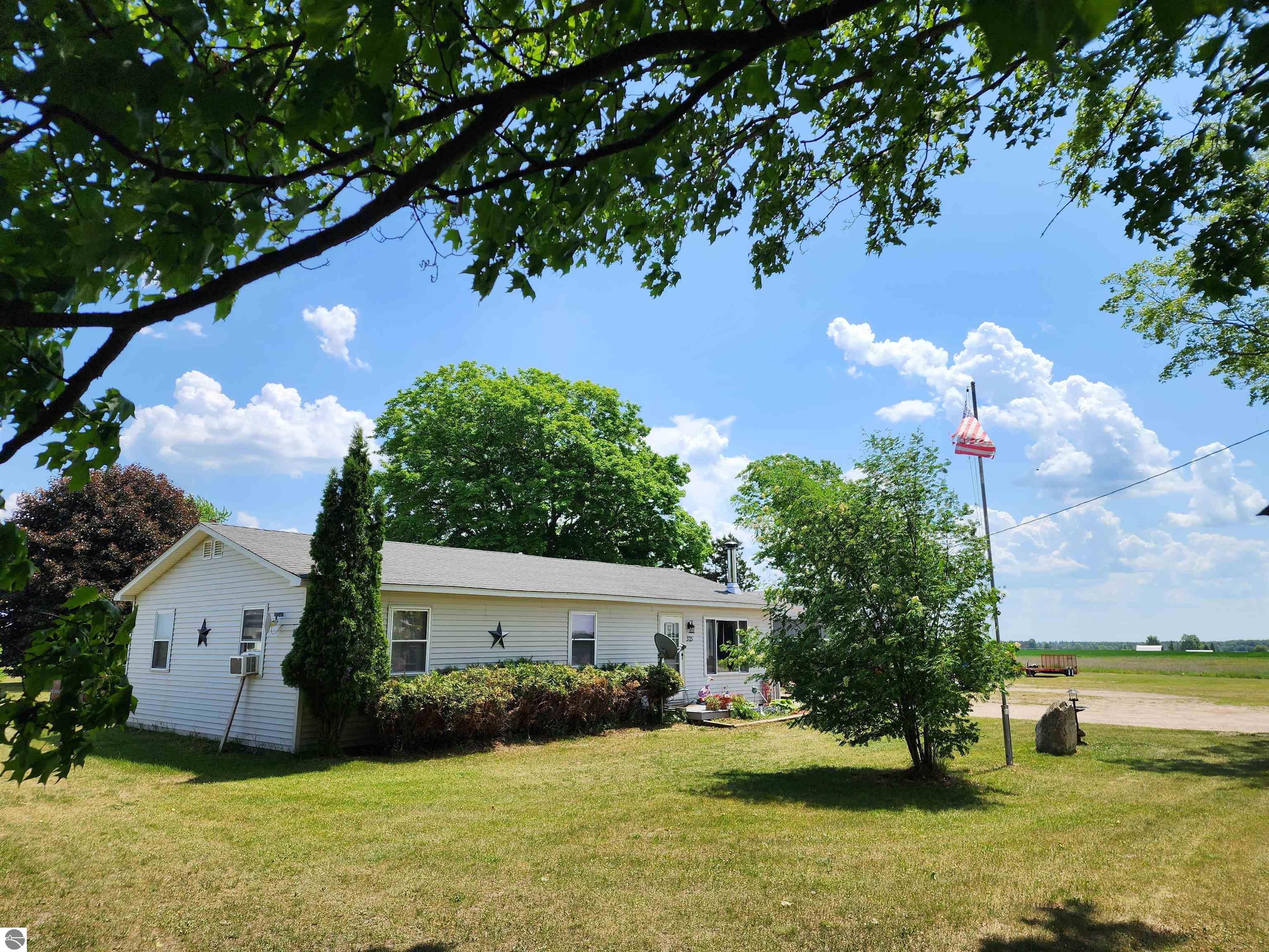 375 SE Golden Road