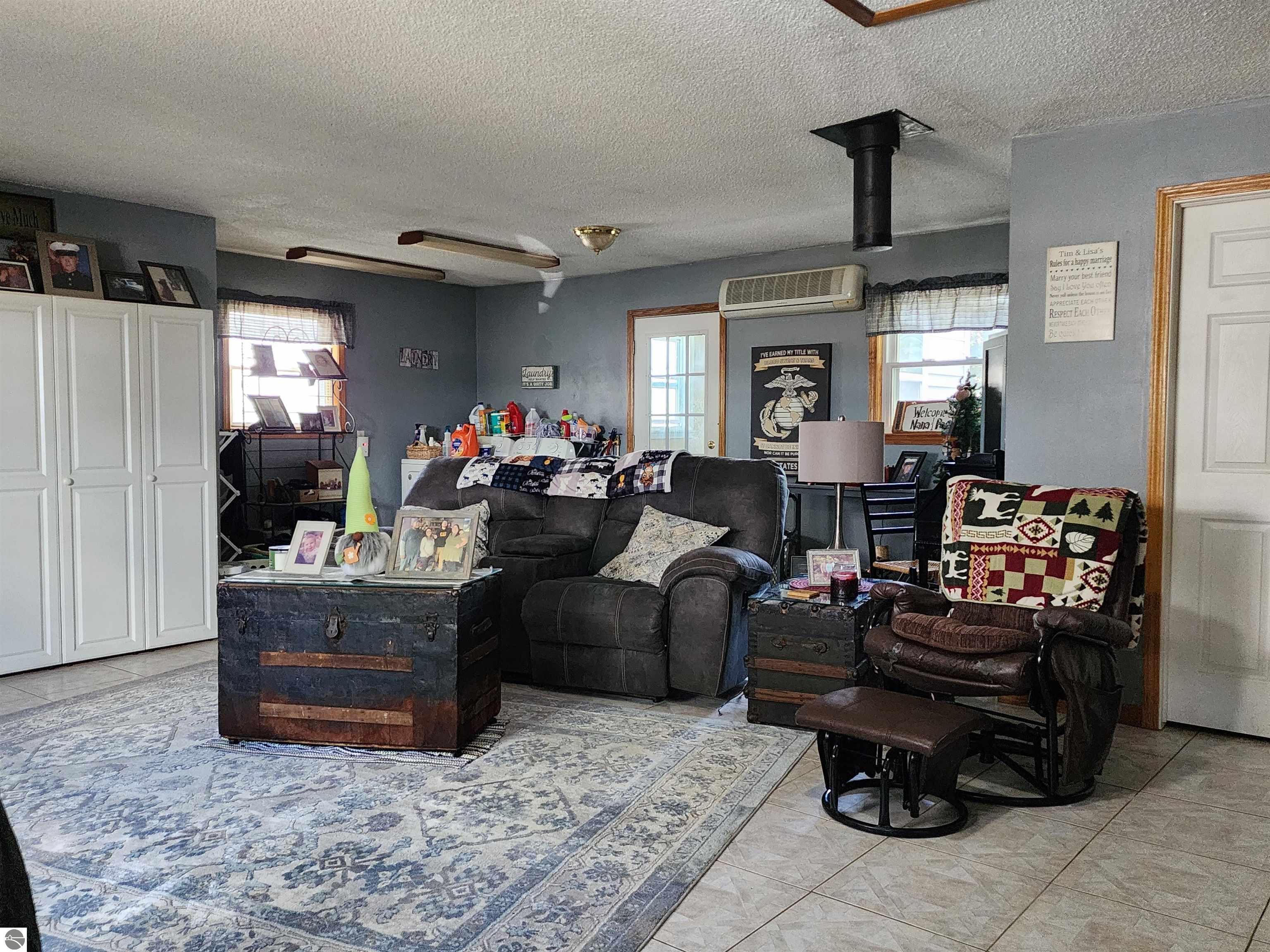 375 SE Golden Road