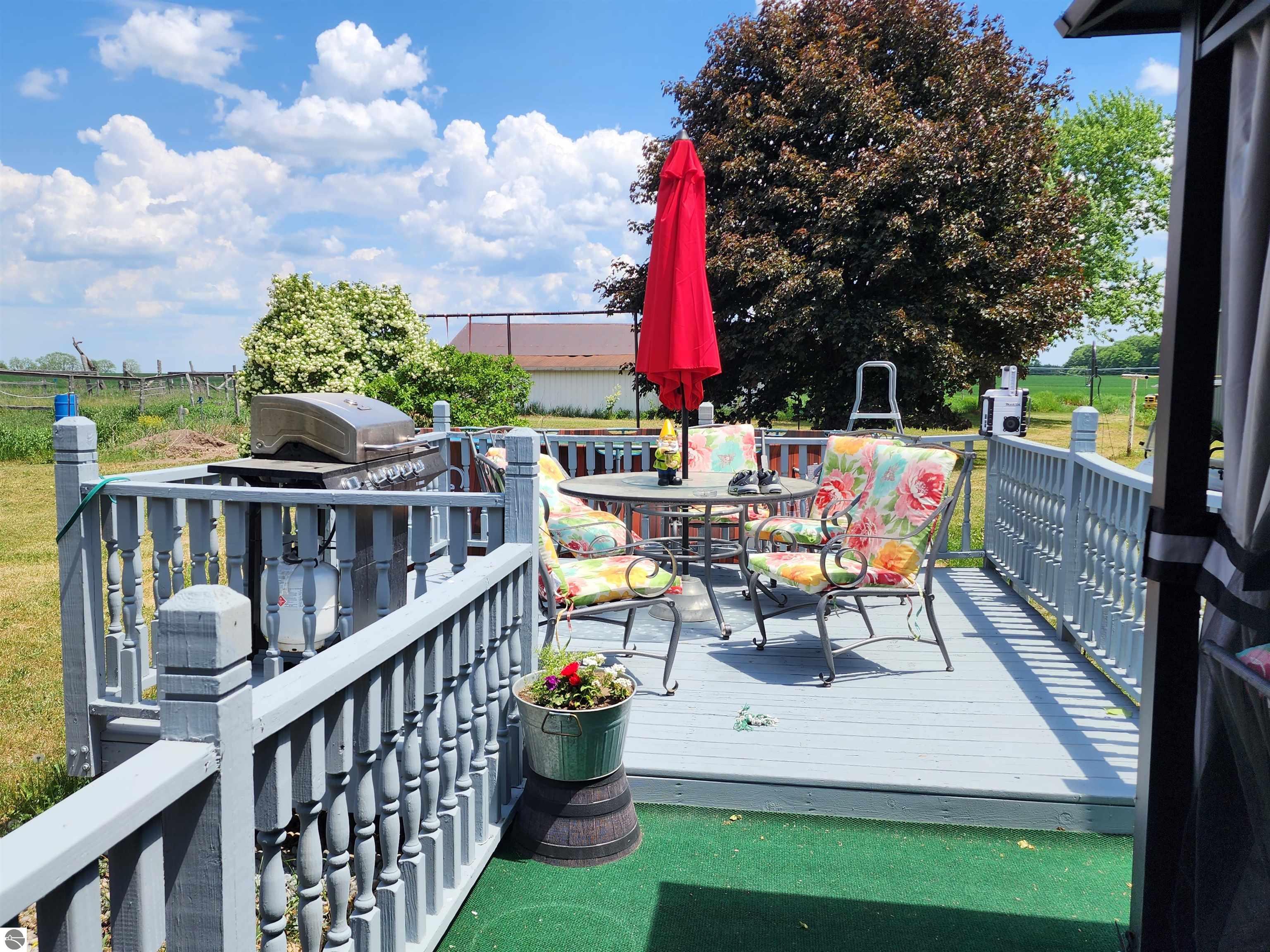 375 SE Golden Road