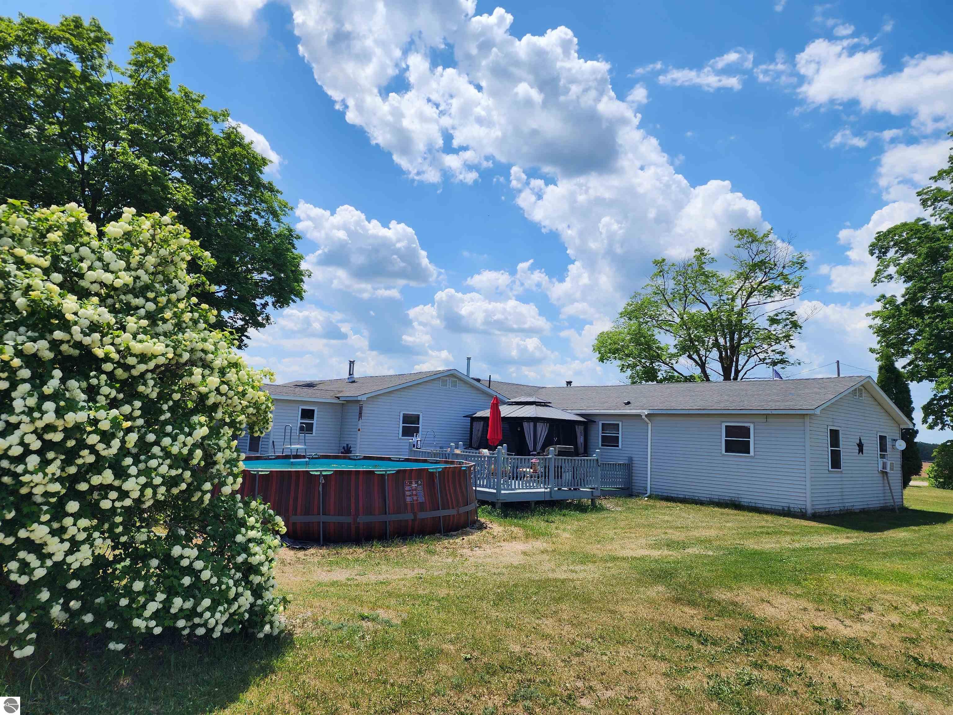 375 SE Golden Road