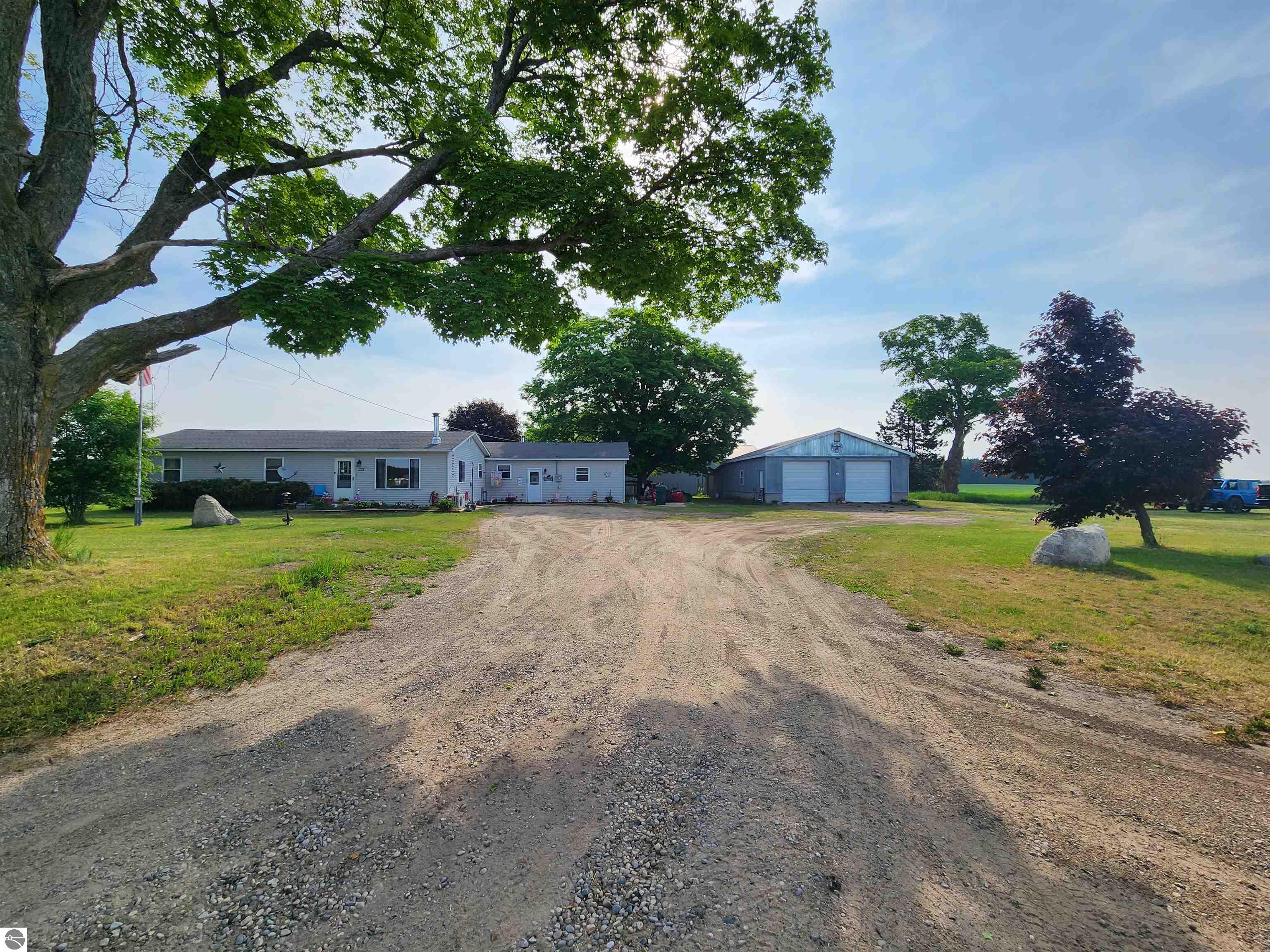 375 SE Golden Road
