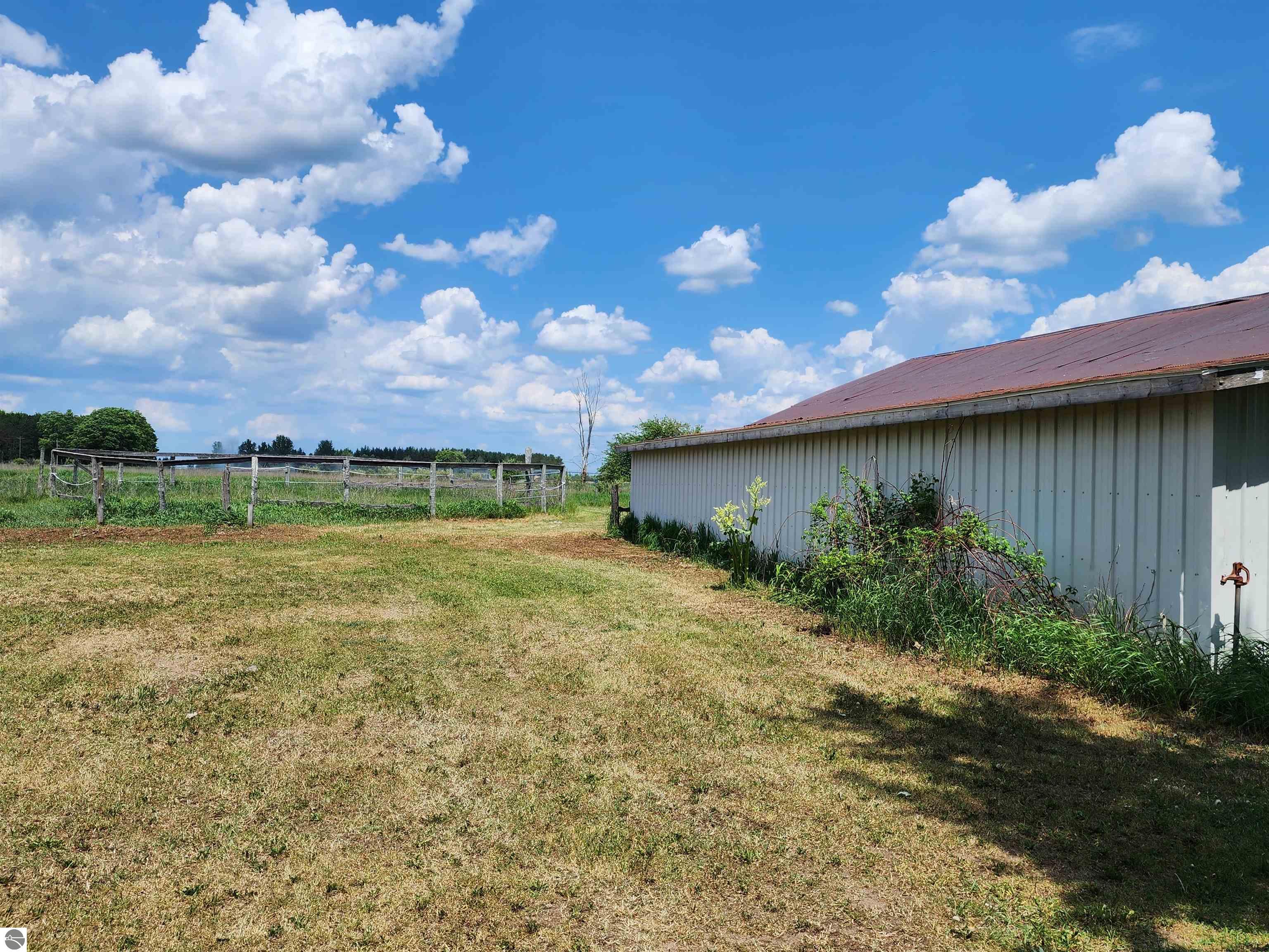 375 SE Golden Road