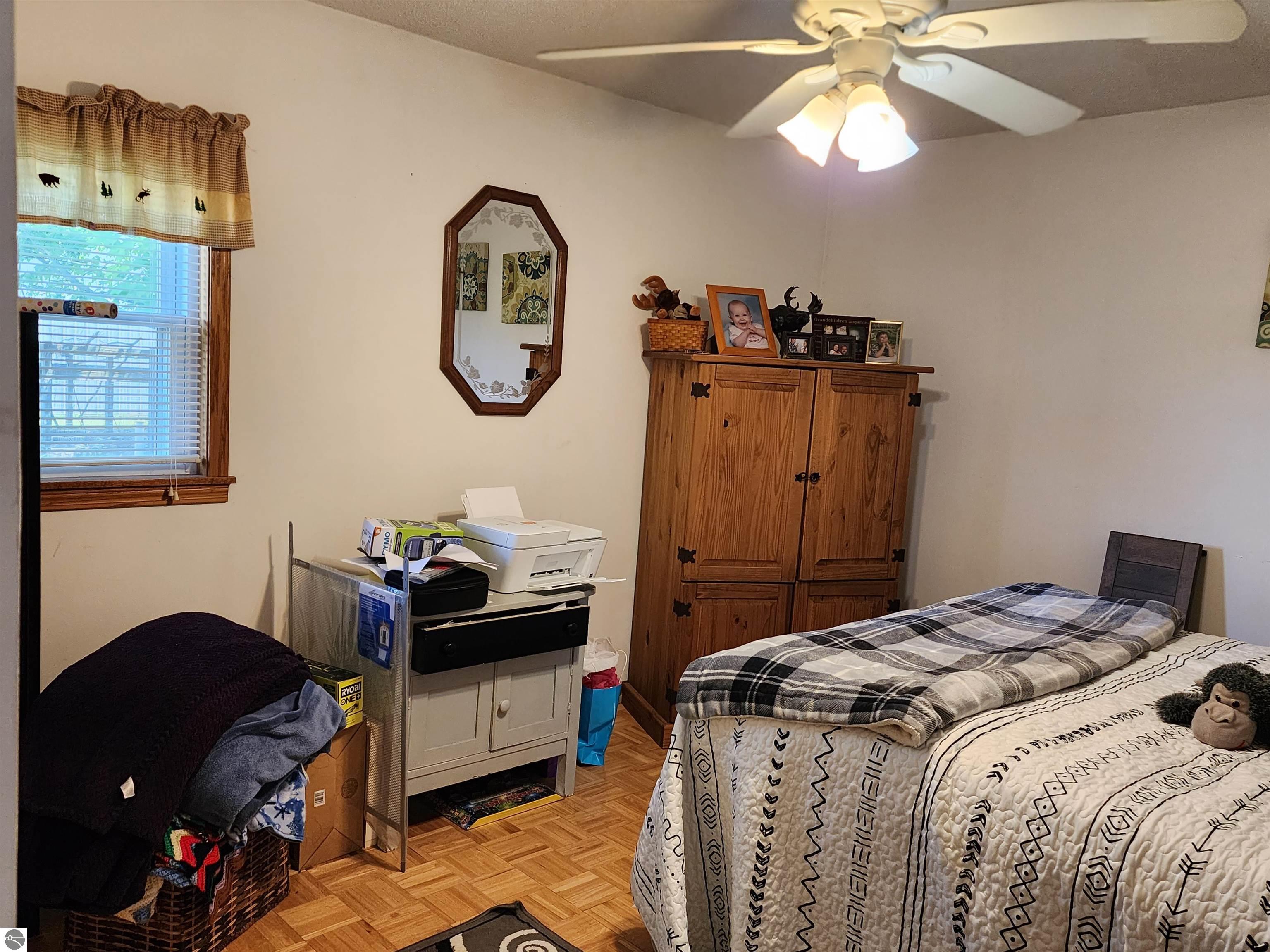375 SE Golden Road