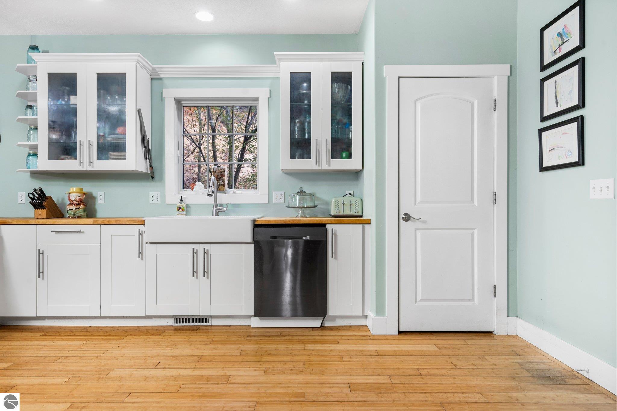 2414 Pine Hill Court