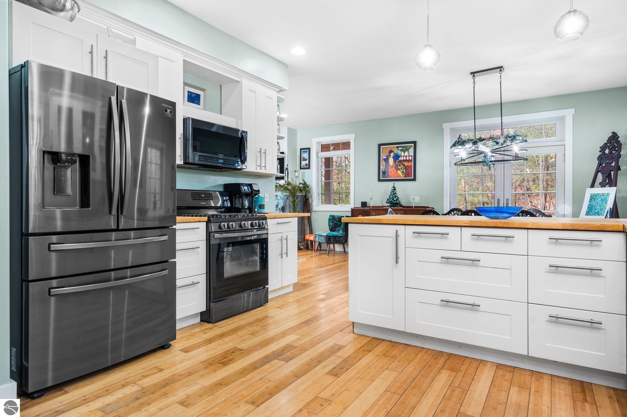 2414 Pine Hill Court