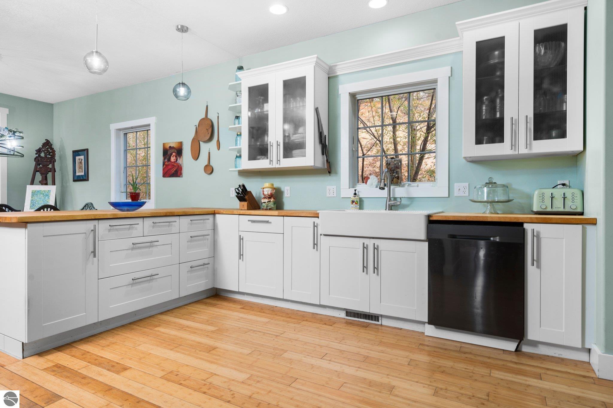 2414 Pine Hill Court