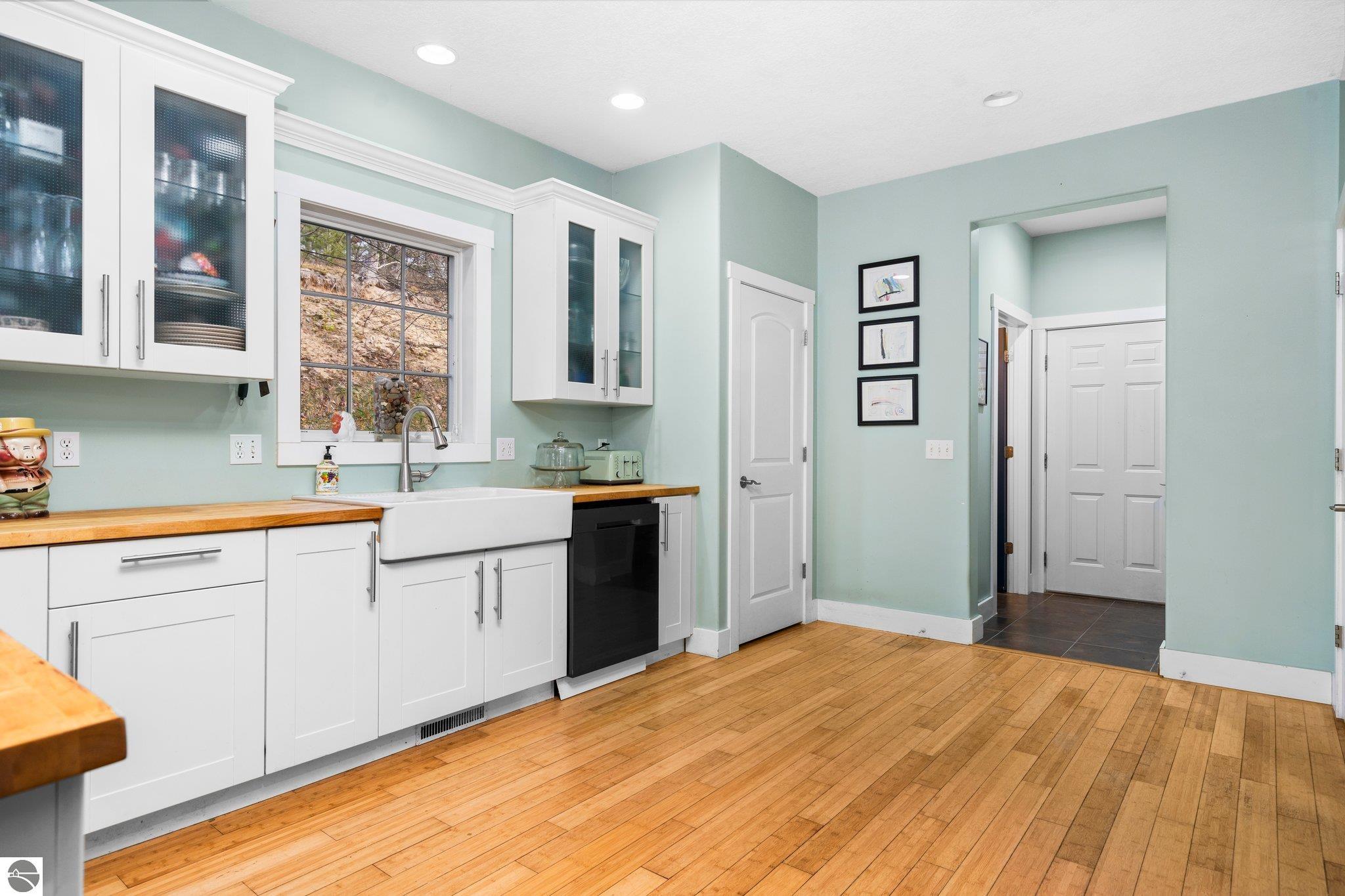 2414 Pine Hill Court