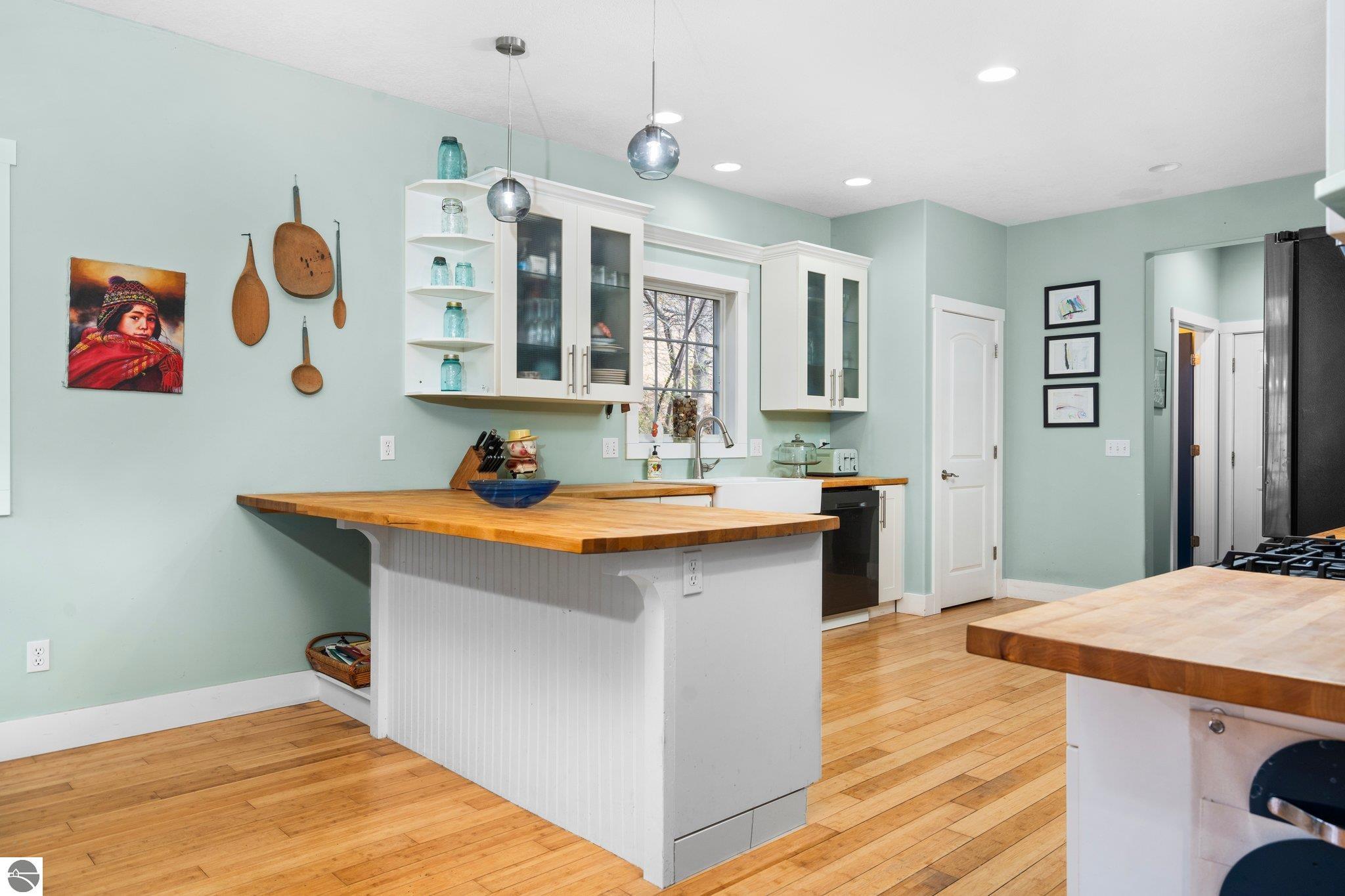 2414 Pine Hill Court