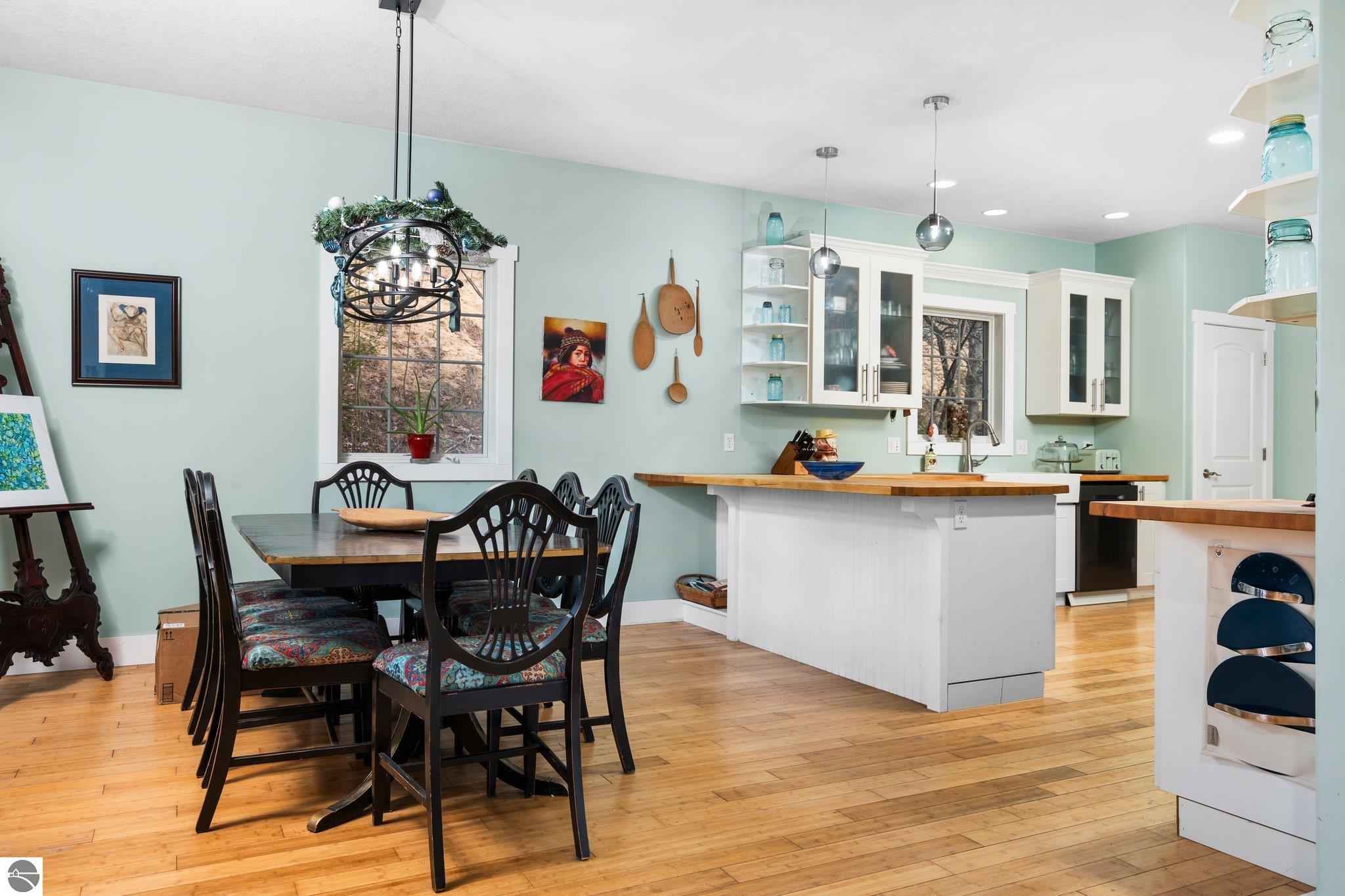 2414 Pine Hill Court